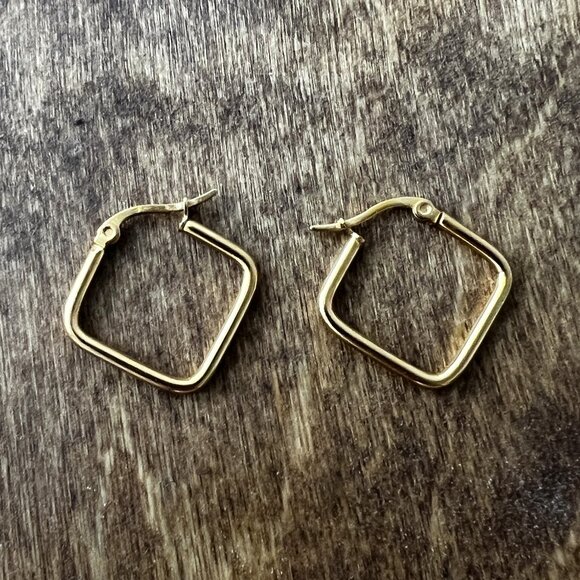 Gold Plated Square Earrings - Picture 1 of 4